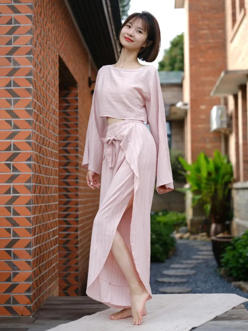 AeeYaa シフォンヨガセットアップ|軽やか長袖トップス&スリットパンツ・リラックス感×美シルエット