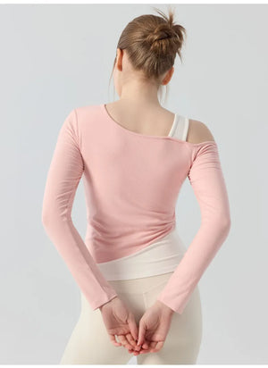 秋めく 裸感レイヤードヨガトップ 長袖 バストラインをきれいに見せる設計