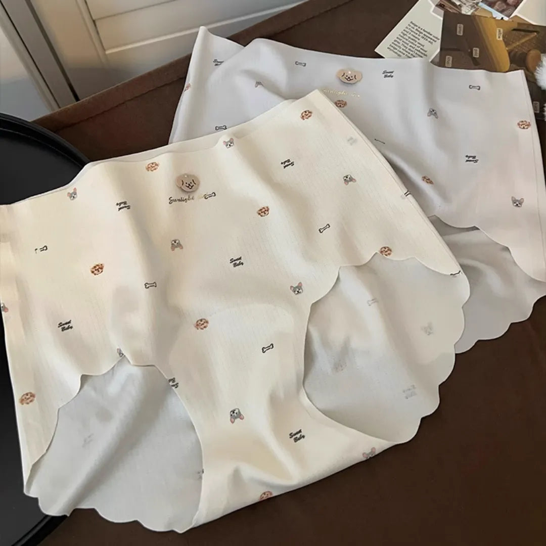 さりげないドッグ柄が日常を明るくするショーツの正面カット