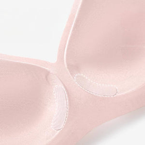 24H裸感ー通気ーカップ内側に施された防滑テープが肌にフィットし、一日中ズレにくい構造。