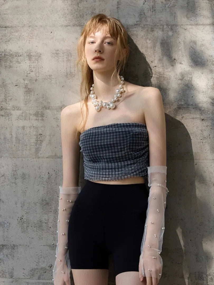 AeeYaa チェック柄チューブトップ。ブラックギンガムのトレンドデザイン。
