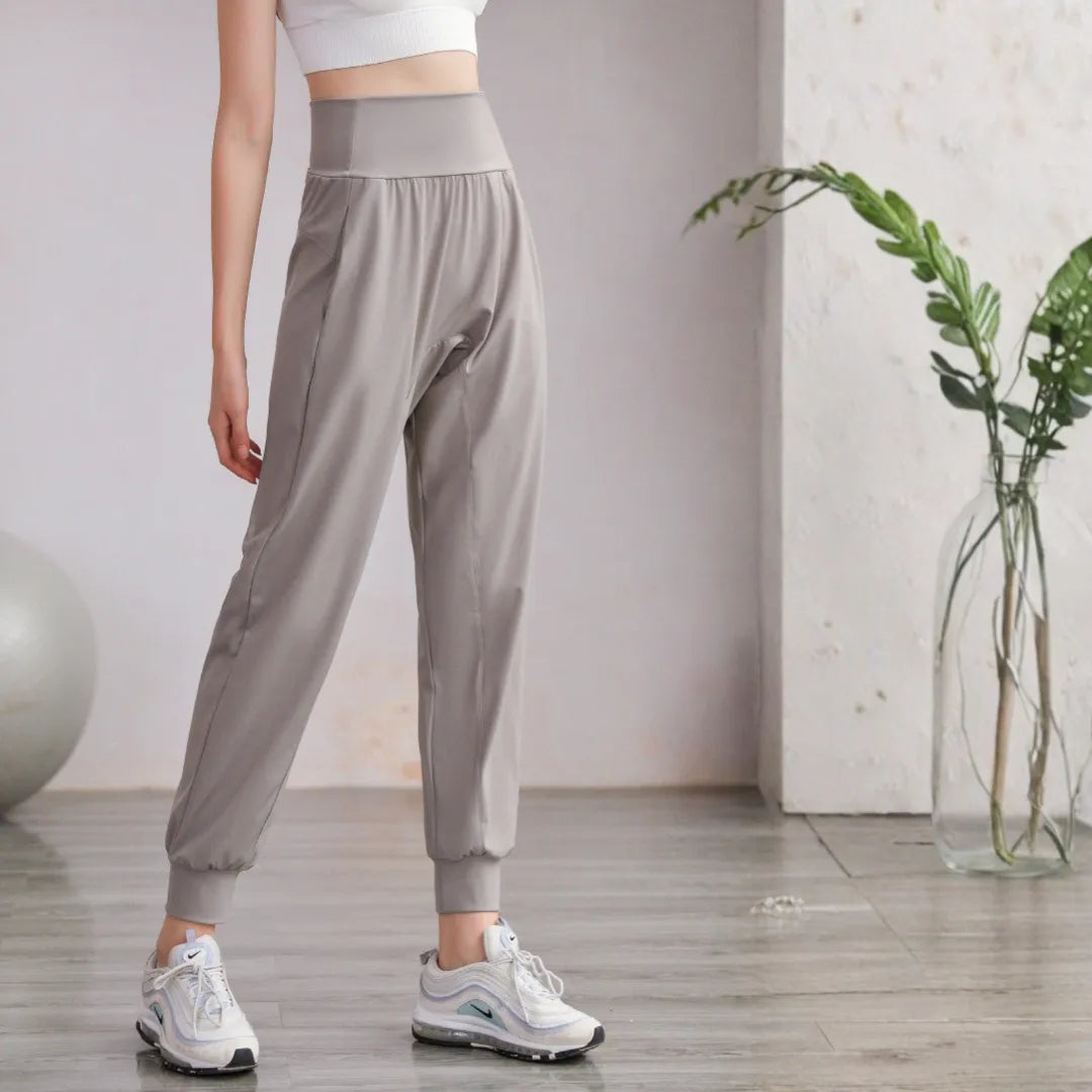 AeeYaa ハイウエストヨガパンツ｜裸感ストレッチ・美脚シルエット・吸汗速乾素材