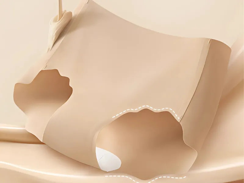 ヒップに自然に沿う立体的なバックライン。