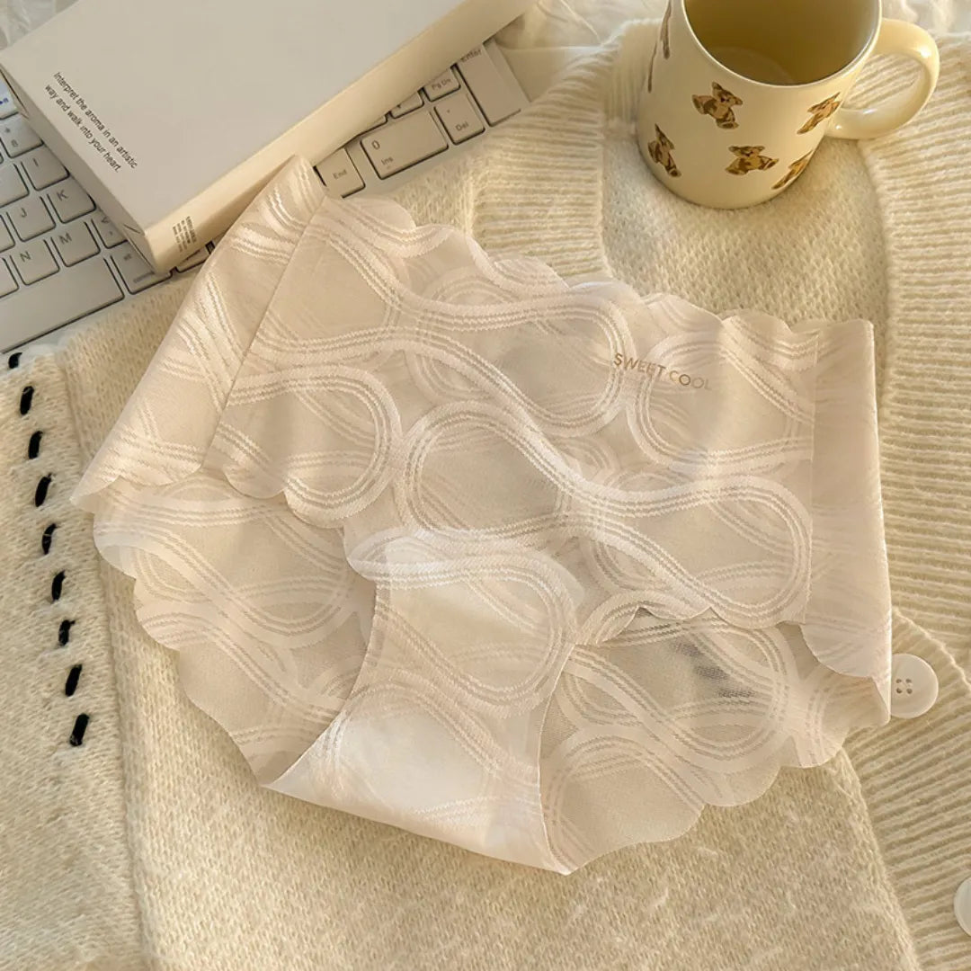 ゴム跡がつきにくい軽やかなウエストラインの近接