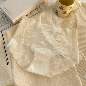 通気性に優れたメッシュタッチ素材の質感アップ