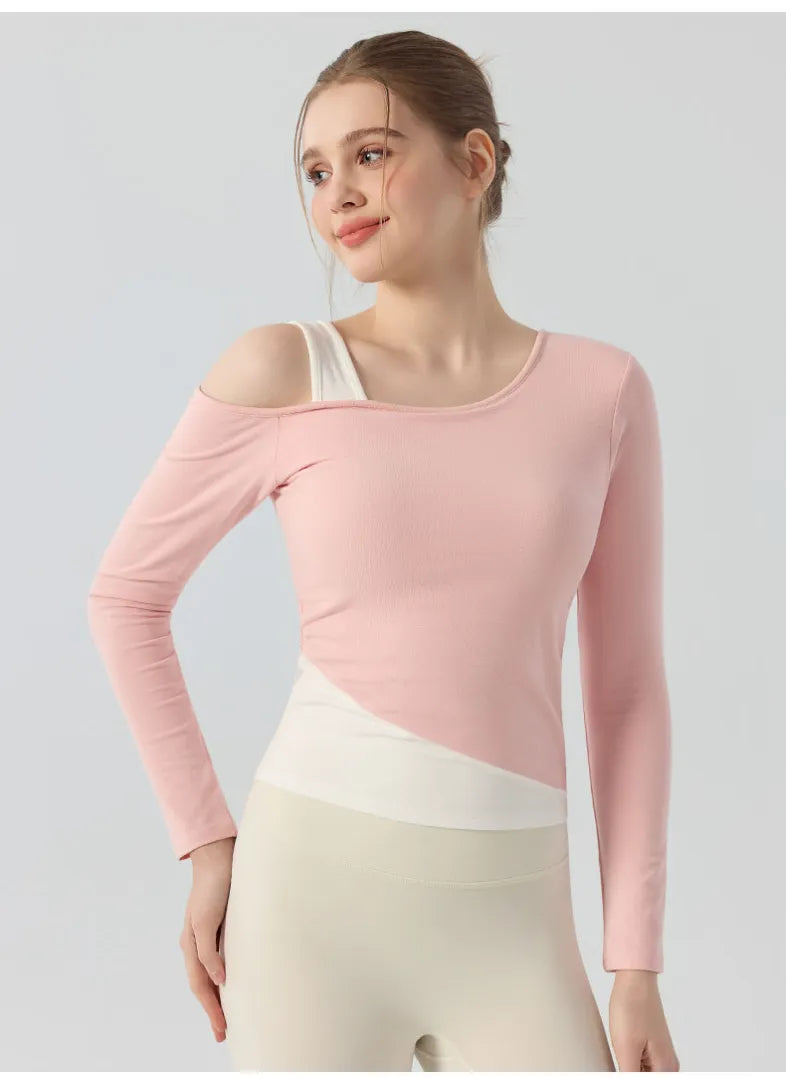 秋めく 裸感レイヤードヨガトップ 長袖 さりげない肌見せがポイント