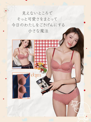 小胸さんでもふっくら盛れる構造を紹介した画像。自然な丸みとボリューム感を演出。