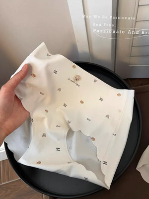 さりげない柄が気分をそっと上げてくれるショーツ