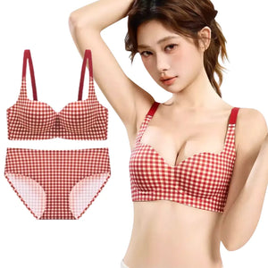 赤チェック柄ブラ＆ショーツセットの展示。