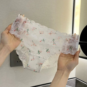 レース模様の細かいディテールを捉えたアップ画像