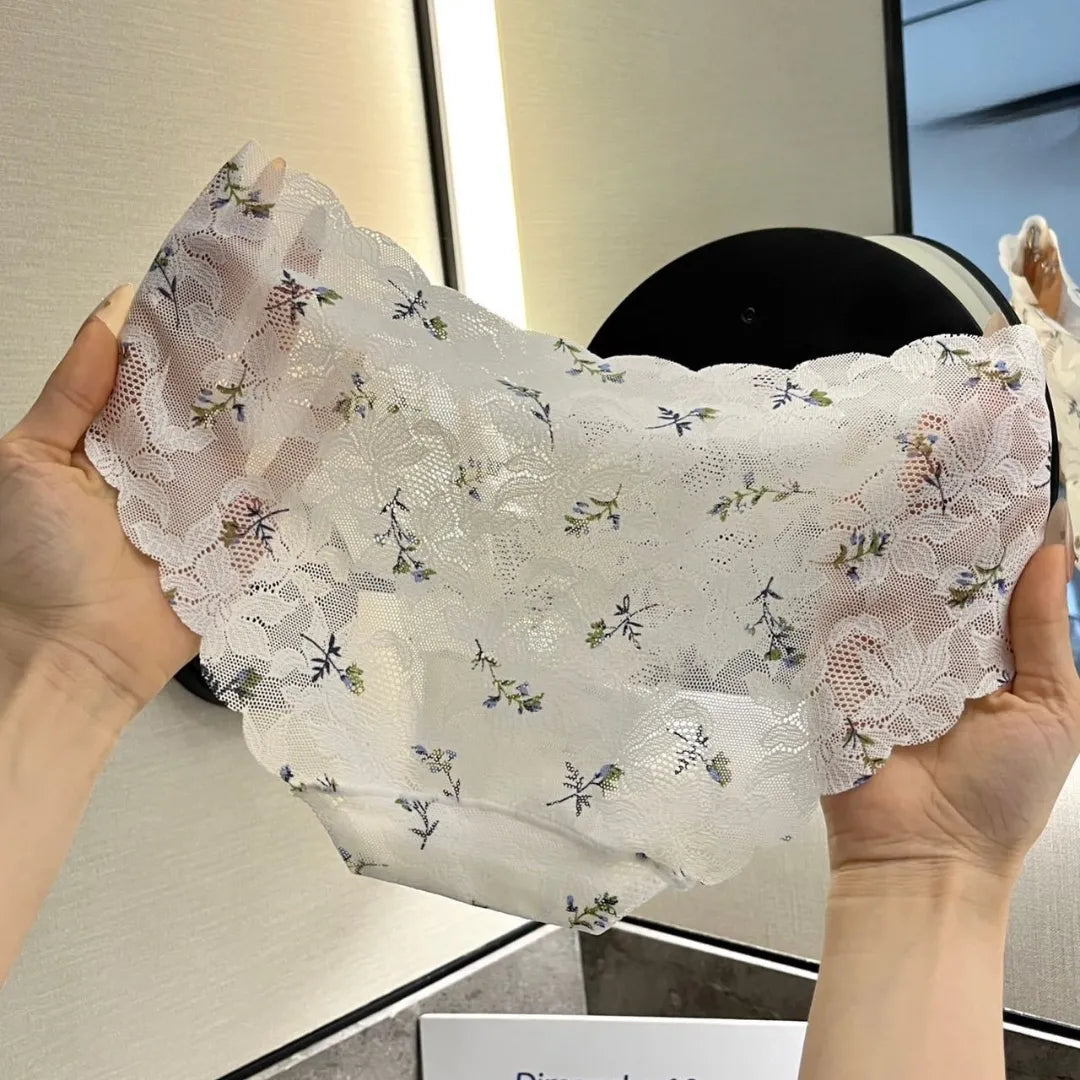 特別な日にも使えるフェミニンな雰囲気のショーツ