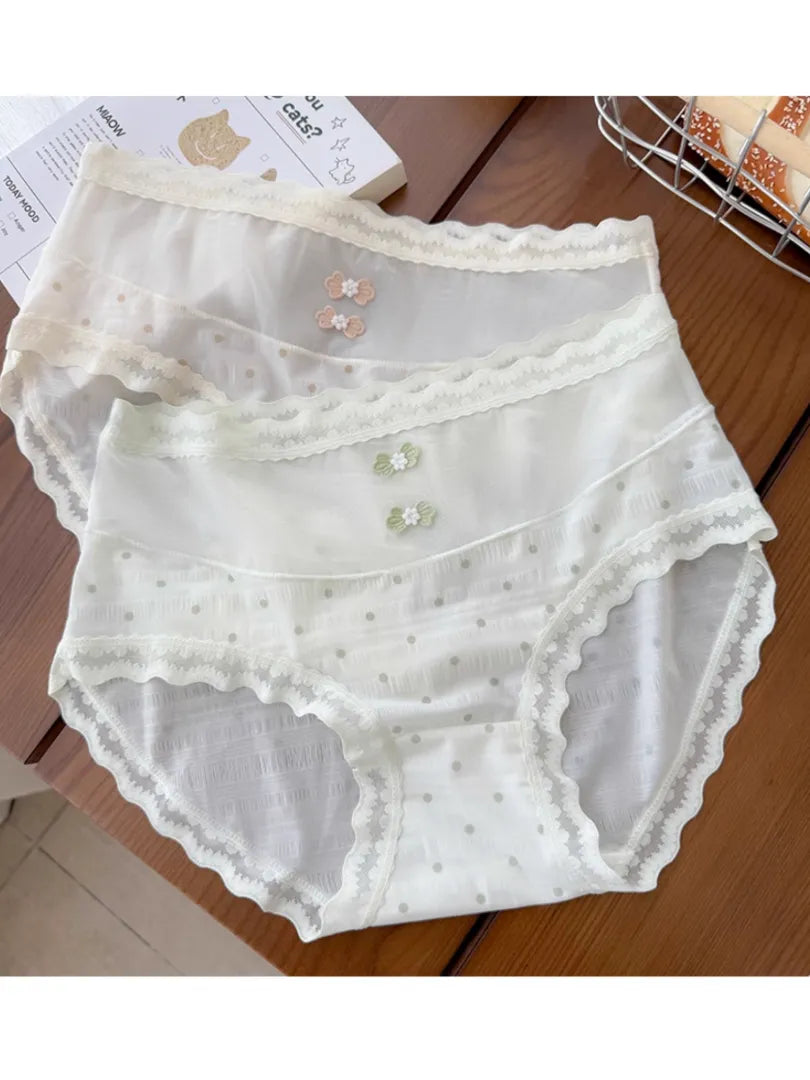 締めつけを抑えたやさしいウエストラインの近接