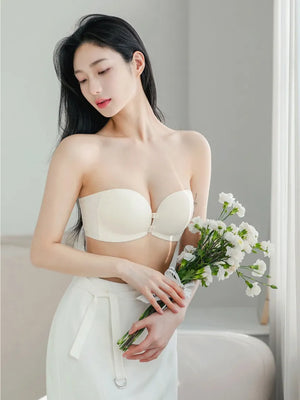 ノンワイヤーふんわり寄せシリーズ-ダブル前ホックノンワイヤーブラ-日常の着用イメージ