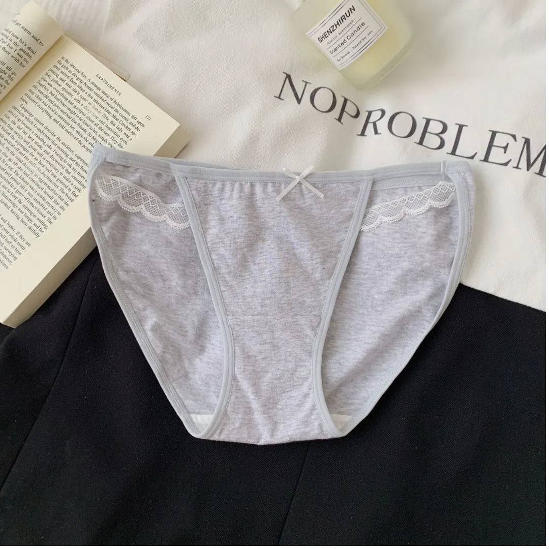 やさしい伸縮性で跡がつきにくいウエスト仕様