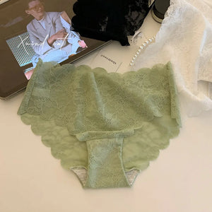 透け感エアリーレースシリーズ-パリシックシアーレースショーツ-ローウエストで滑らかフィット。ヒップをきれいに見せるカッティングデザイン