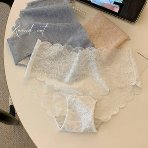 透け感エアリーレースシリーズ-パリシックシアーレースショーツ-全方位から見ても上品なレース。長時間でも心地よい軽やかな素材感を表現した平置き