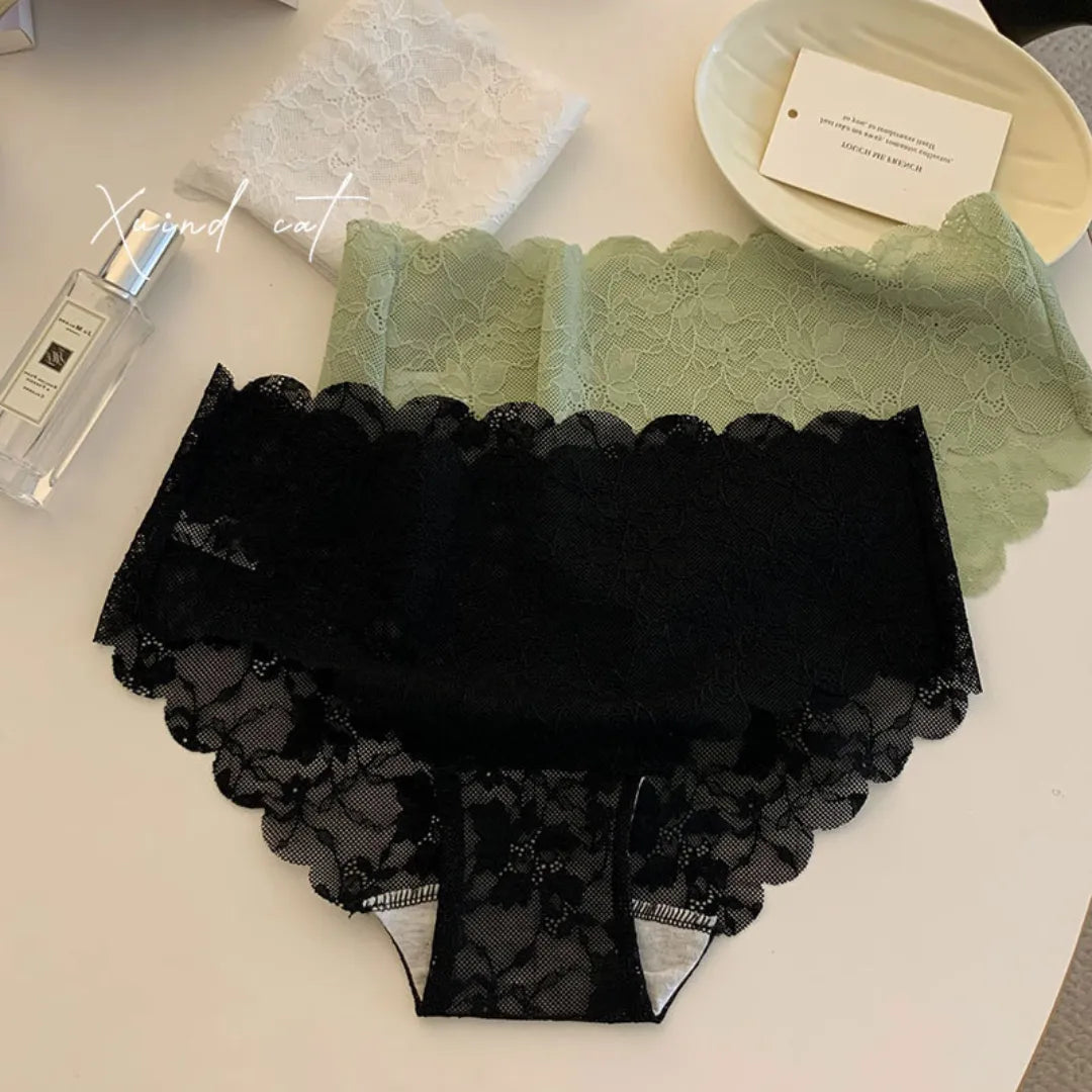 透け感エアリーレースシリーズ-パリシックシアーレースショーツ-肌を美しく魅せる透けレース。日常にも使いやすいシンプルで上品なデザイン