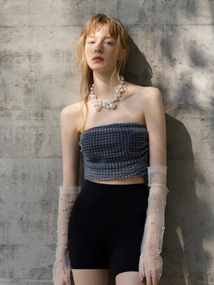 AeeYaa チェック柄チューブトップ。ブラックギンガムのトレンドデザイン。