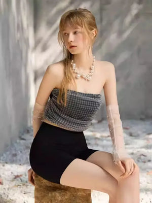 AeeYaa チェック柄チューブトップ。ブラックギンガムのトレンドデザイン。