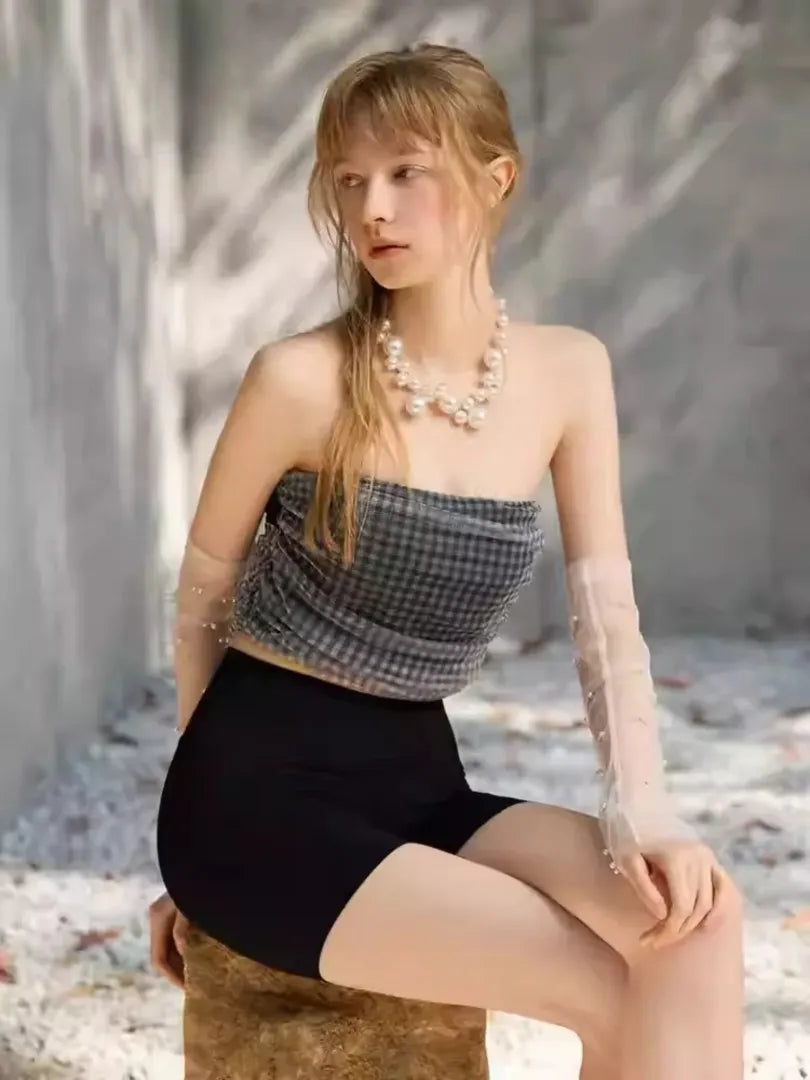 AeeYaa チェック柄チューブトップ。ブラックギンガムのトレンドデザイン。