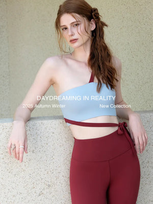 快適な着心地とスタイリッシュなデザインのヨガブラ。