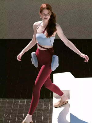 快適な着心地とスタイリッシュなデザインのヨガブラ。